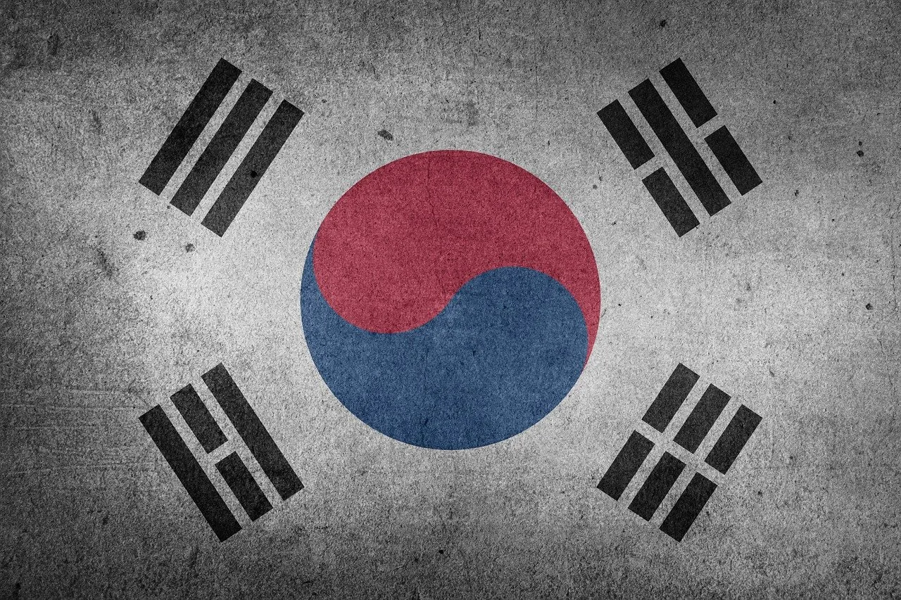 COVID-19 Response: Why Should the U.S. Copy China Rather Than South Korea? 