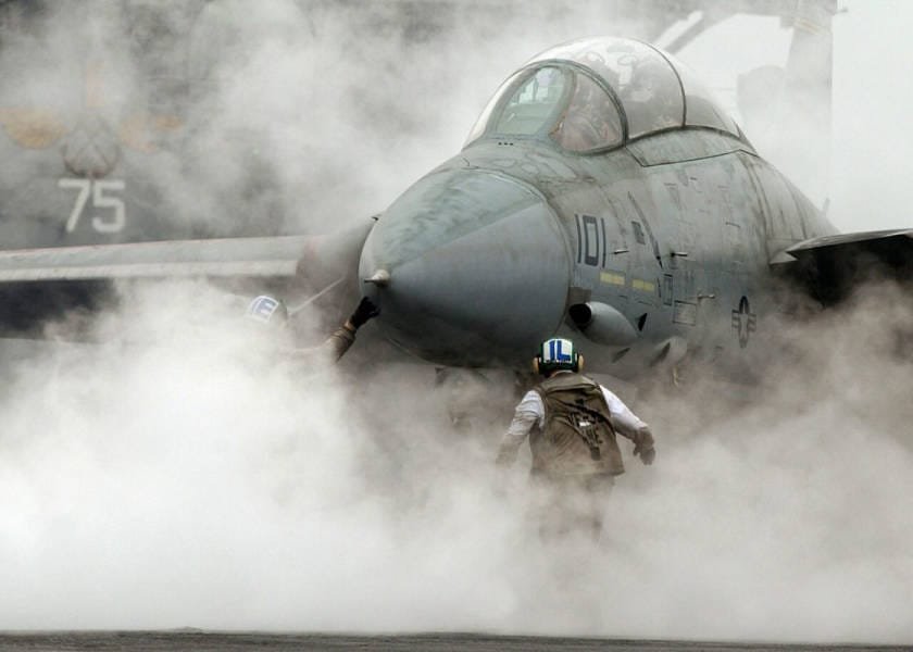 military-622846_1280